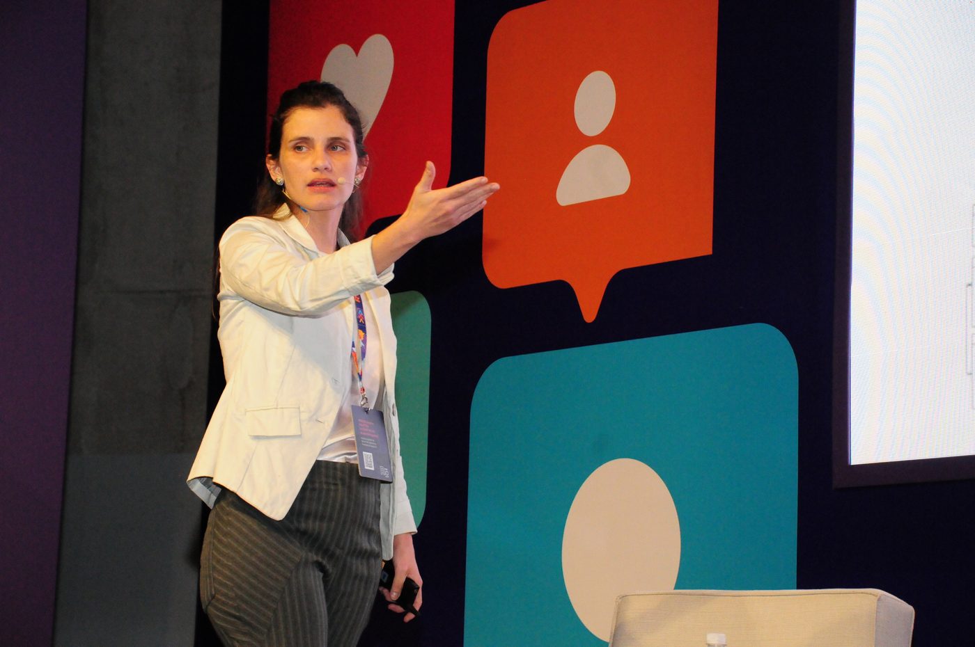 Juliana Mascarenhas palestrando no Senac Summit